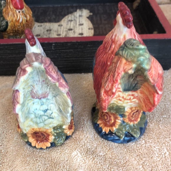 Vintage CIC Chicken AND Rooster Salt and Pepper Shakers 5x4” & 4x4” - Picture 3 of 5